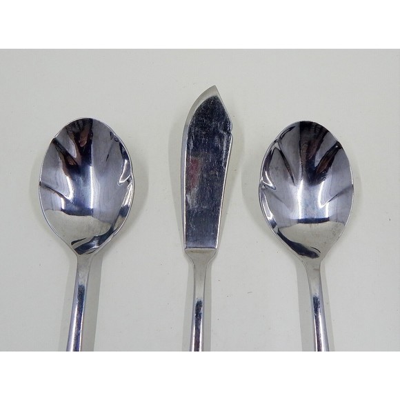 Reed And Barton Select Fiddler Sugar Spoons and Butter Knife Set of 3 - Picture 3 of 7